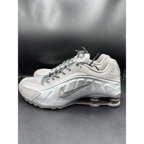 Nike Shox R4 \'Cave Stone\' Mens Size 13 (HQ1988-200) main image 14